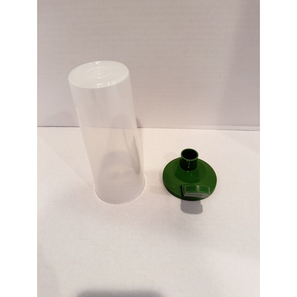 Tupperware Store and Shake - Picture 3 of 4